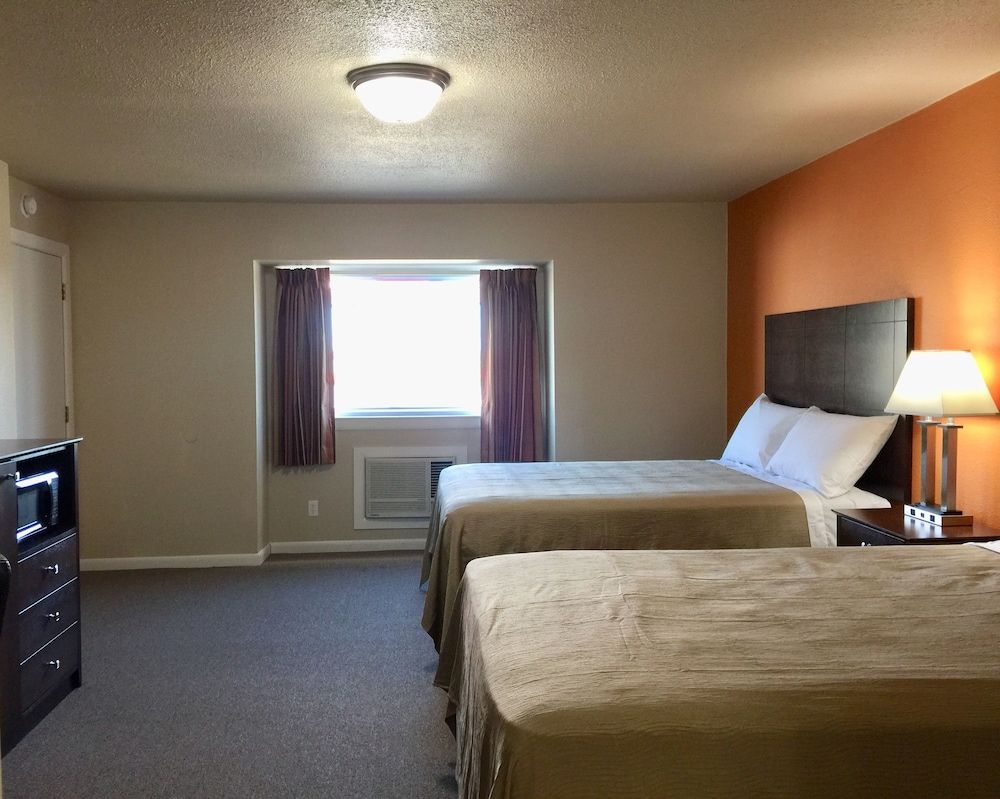 Downtown Motel Deluxe Double Room, 2 Queen Beds, Non Smoking