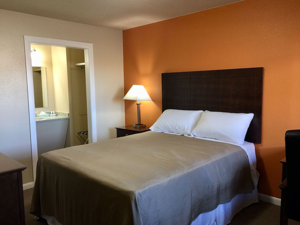 Downtown Motel Standard Single Room, 1 Queen Bed, Non Smoking