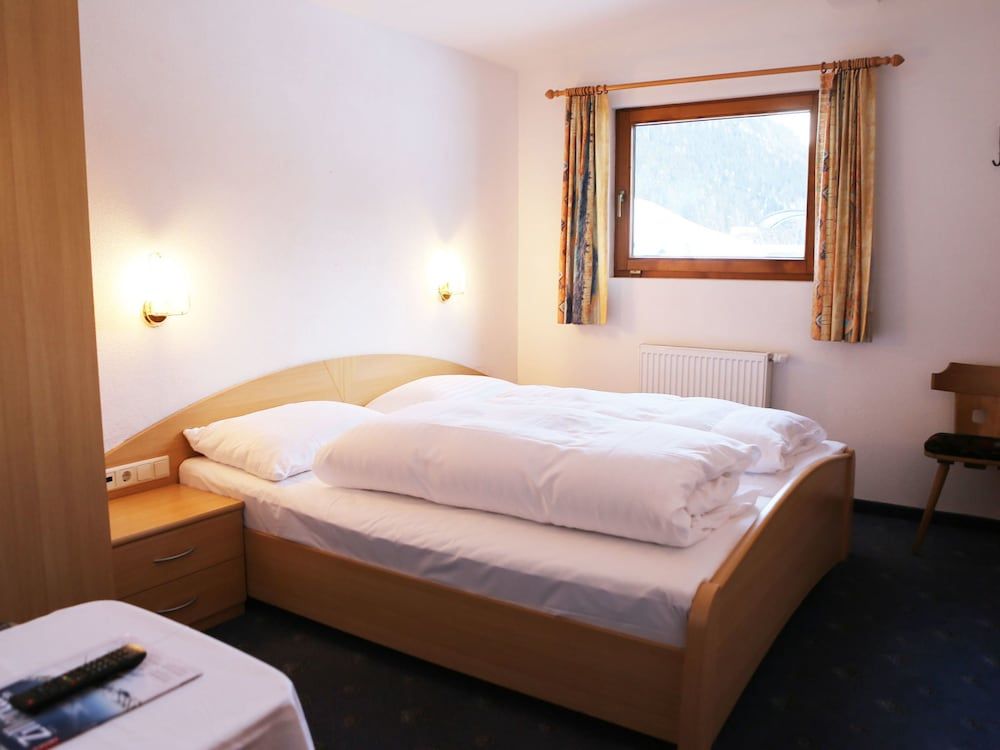 Gasthof Madseiterhof Economy Double Room, Mountain View 5