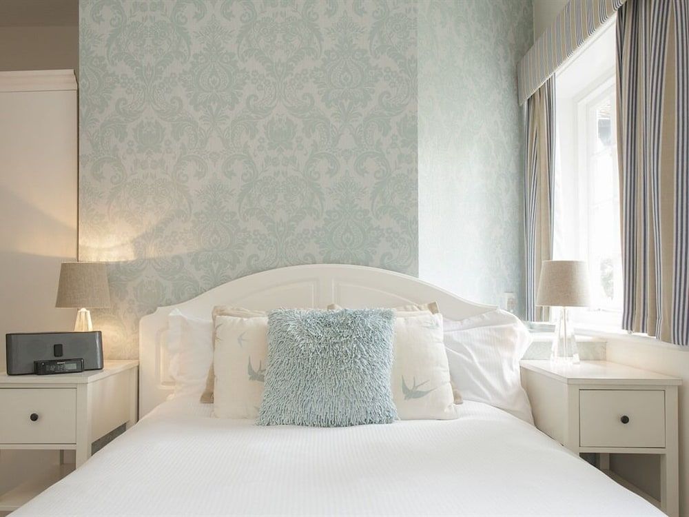 The Fishbourne - Isle of Wight Economy Double Room, Ensuite (501) 2