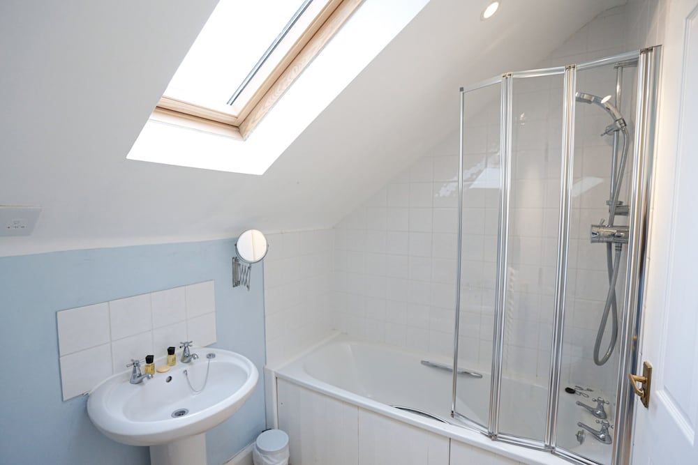 The Fishbourne - Isle of Wight Standard Double Room, Ensuite (505) 4