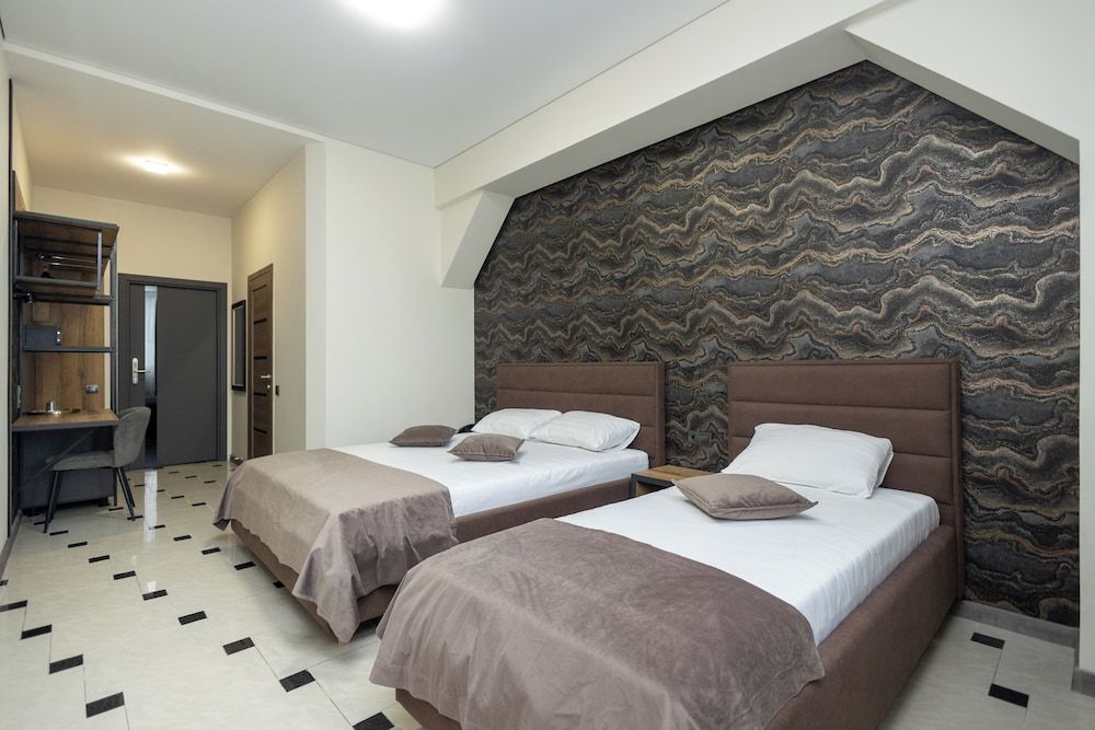 Iris Hotel Luxury Twin Room 2