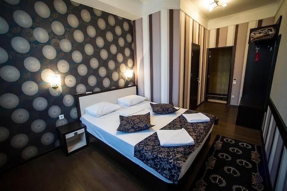 Iris Hotel Standard Double Room 2