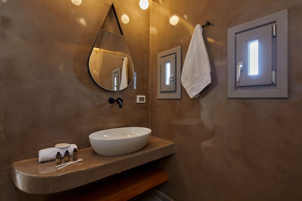 Allure Breeze Suites Junior Suite, Jetted Tub 6