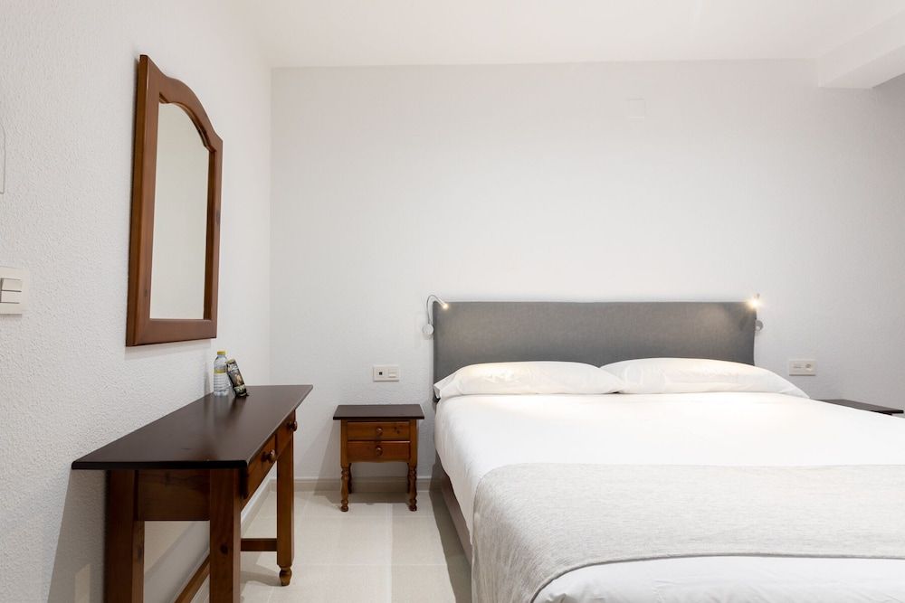 Hostal La Costa Standard Double Room 9
