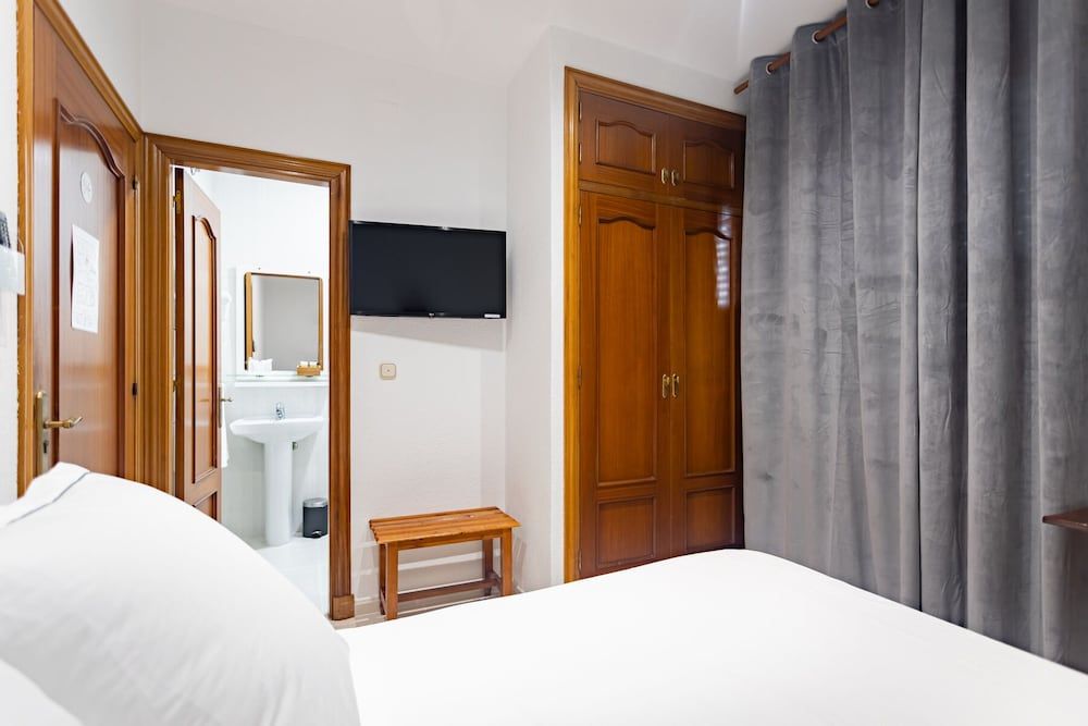 Hostal La Costa Standard Double Room 5