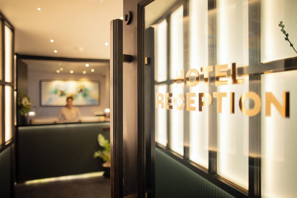 undefined The Gravitique Hotel Khaosan 10