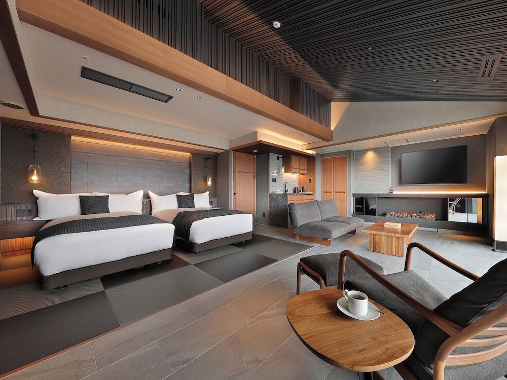 Twin Room, Imperial Suite
