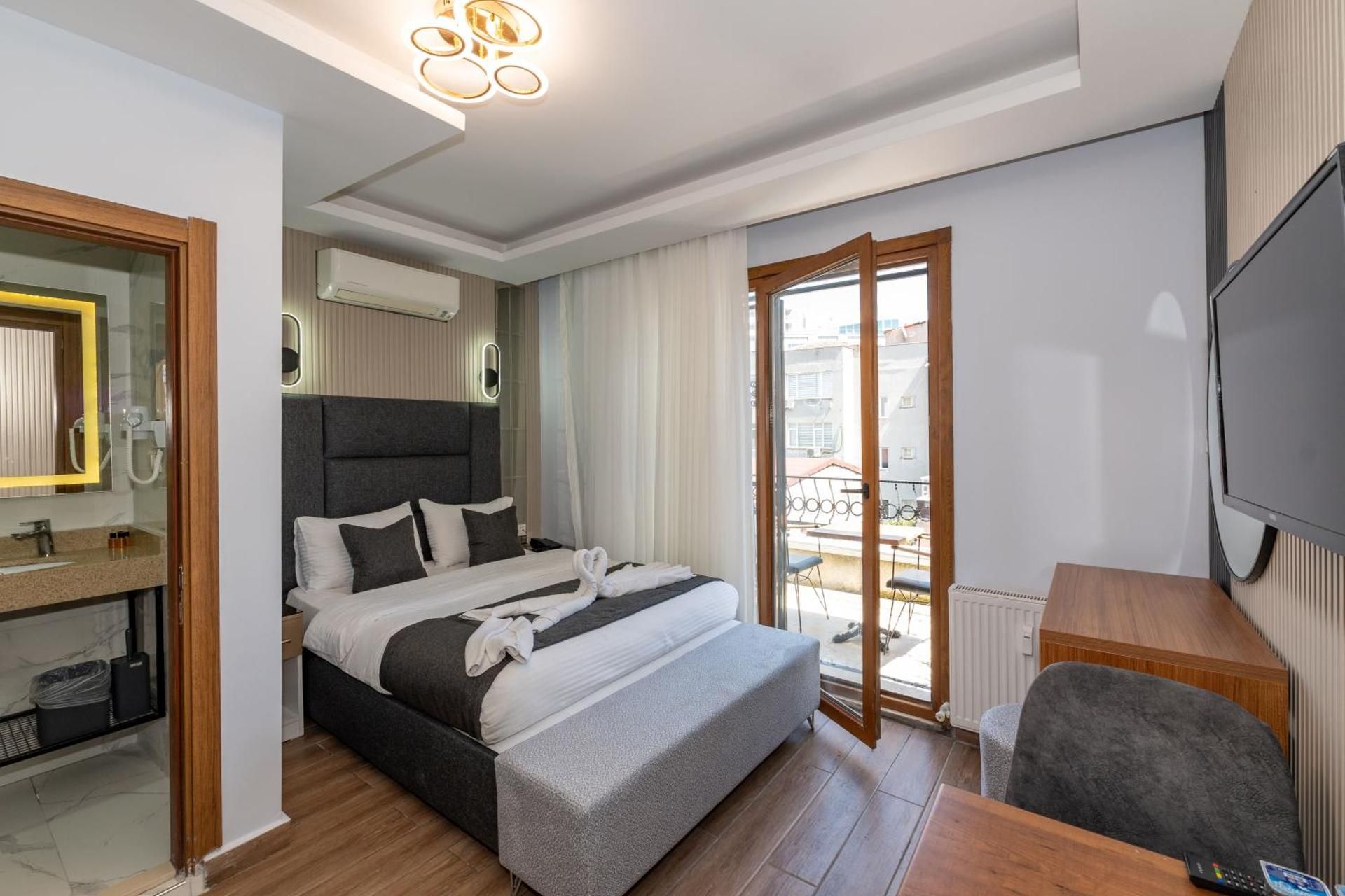 undefined T-Square Residence 10