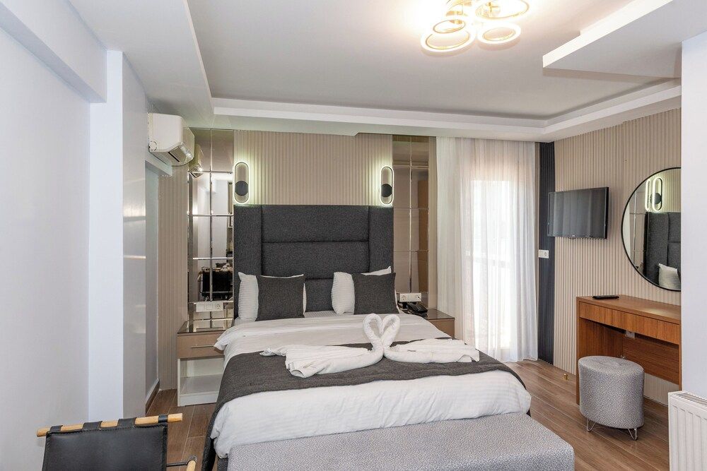 undefined T-Square Residence 2