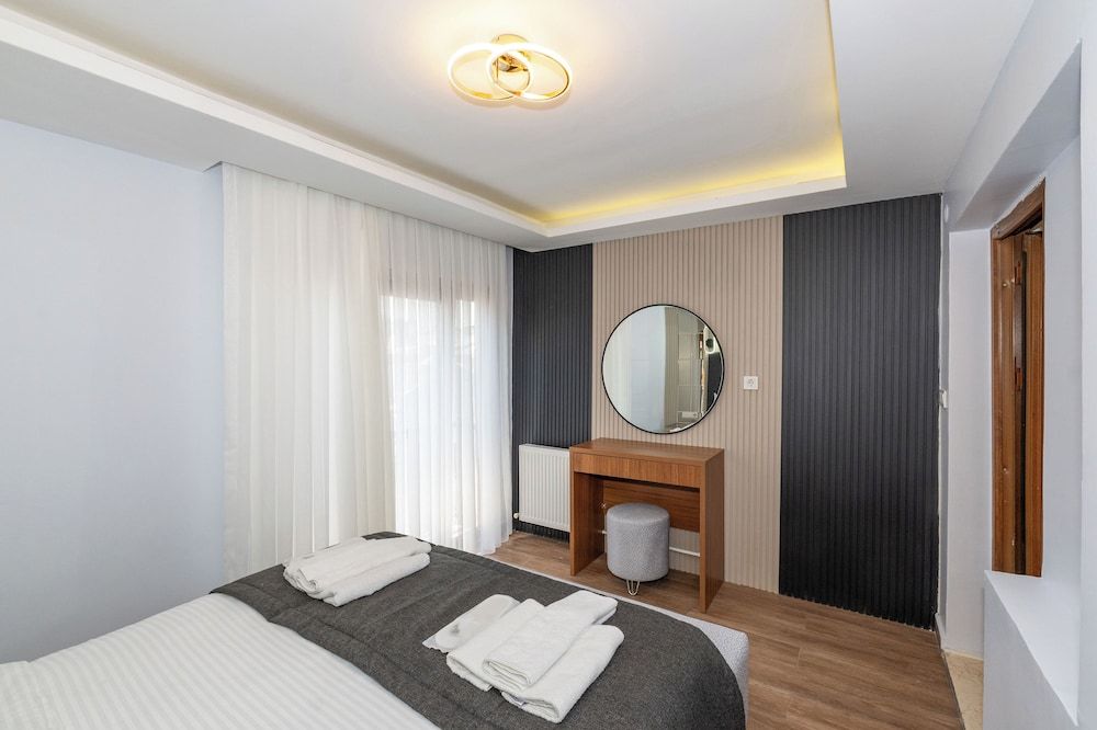 T-Square Residence Superior Suite, 1 Bedroom 2