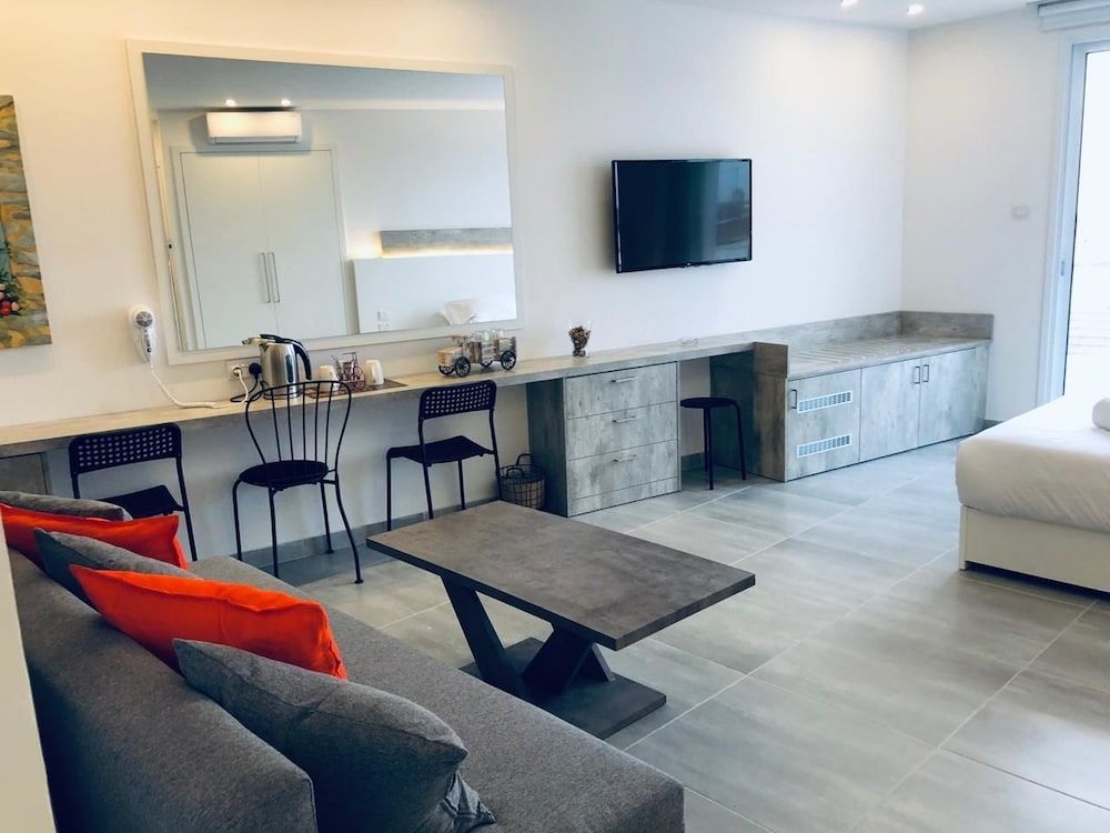 White 11 Studio, Balcony (203) 9