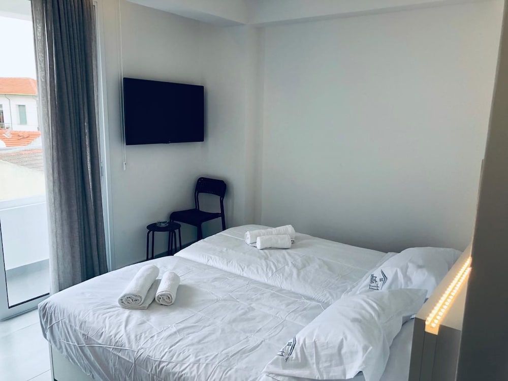 undefined White 11 3