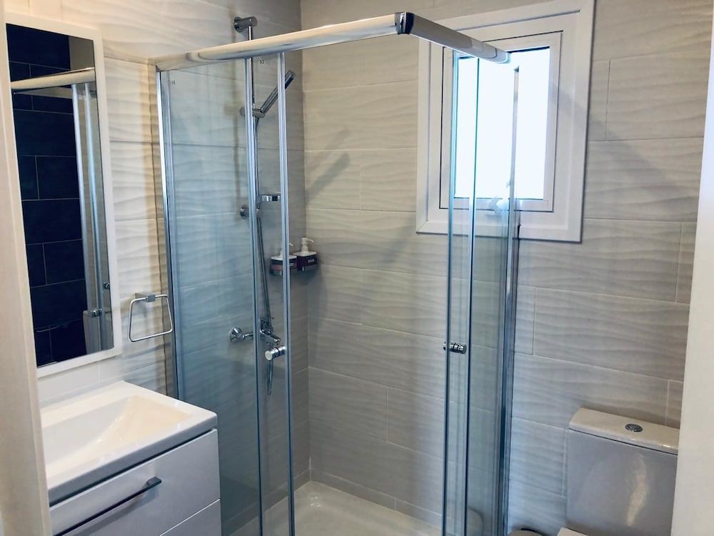 White 11 Studio, Balcony (203) 6