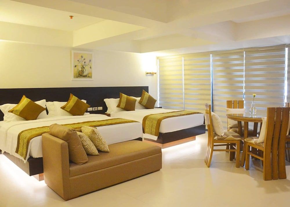 Commander Suites de Boracay Family Room 4