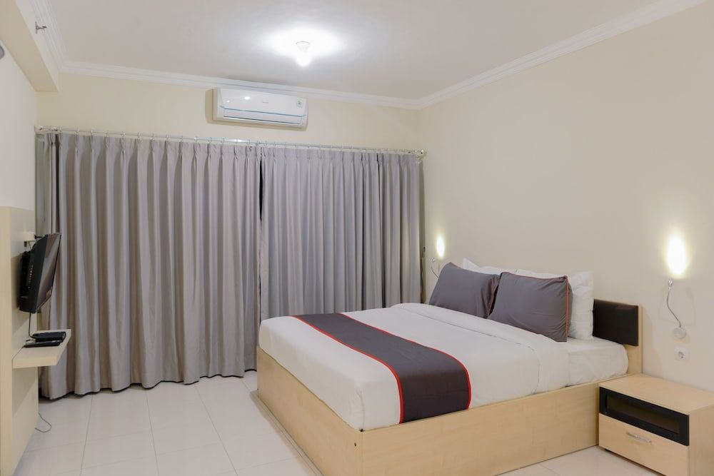 Collection O 6 Grand Palace Kemayoran Deluxe Double Room 14