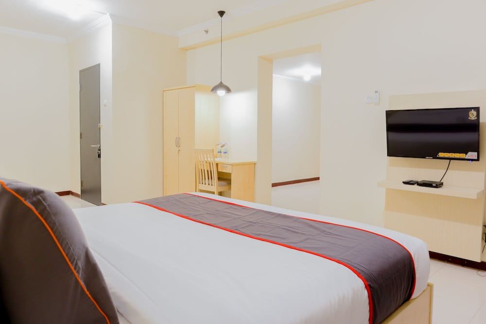 Collection O 6 Grand Palace Kemayoran Deluxe Double Room 3