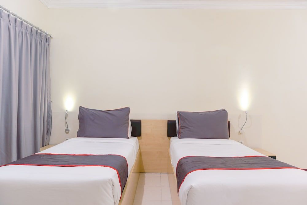 Collection O 6 Grand Palace Kemayoran Deluxe Twin Room 5