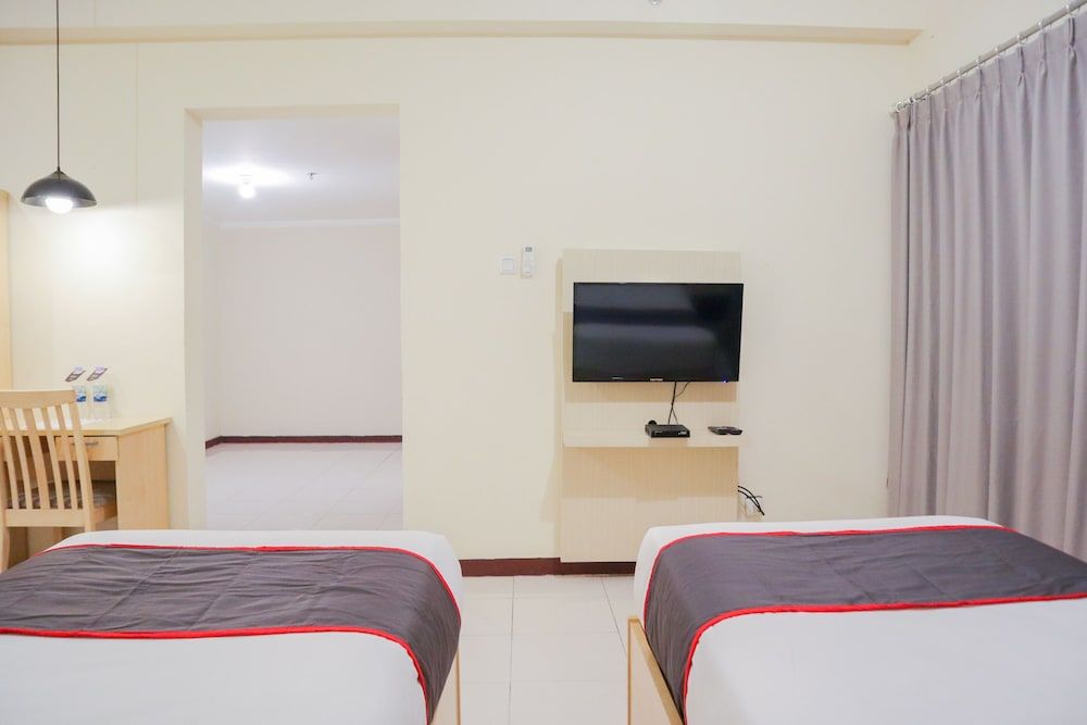 Collection O 6 Grand Palace Kemayoran Deluxe Twin Room 2