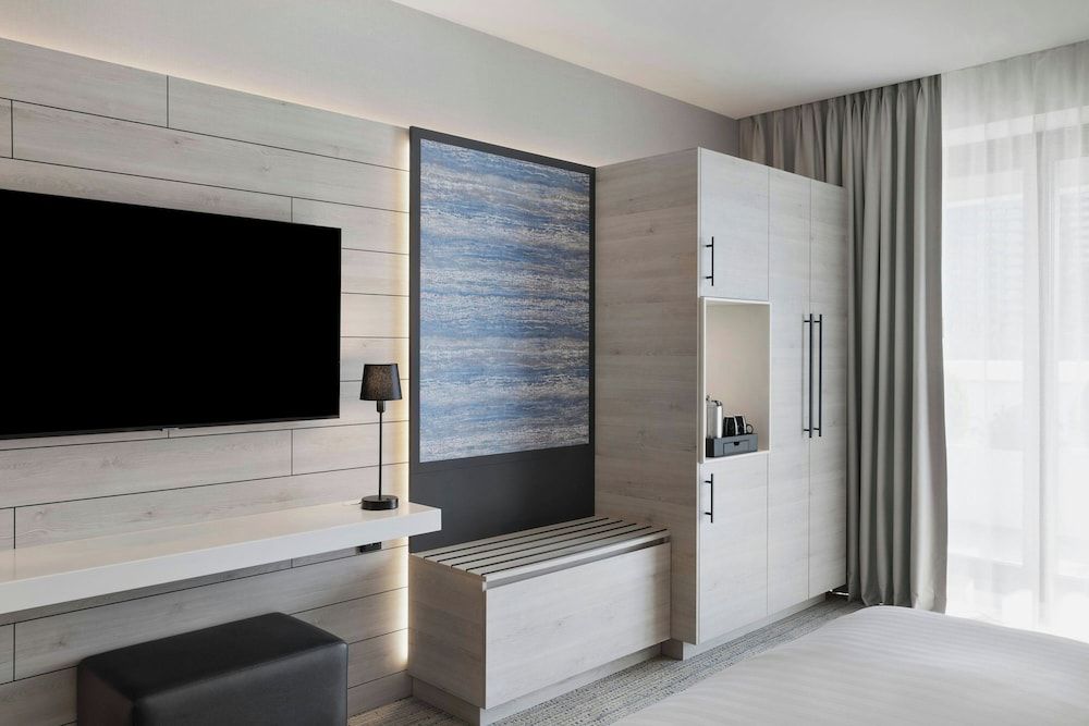 Courtyard By Marriott Batumi Room, 1 King Bed 4