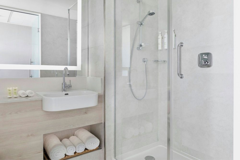 Courtyard By Marriott Batumi Room, 2 Twin Beds 3