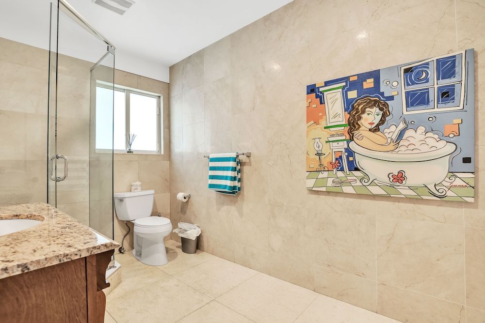 Isle of Venice Luxury Penthouse, 3 Bedrooms, Balcony, Bay View 5