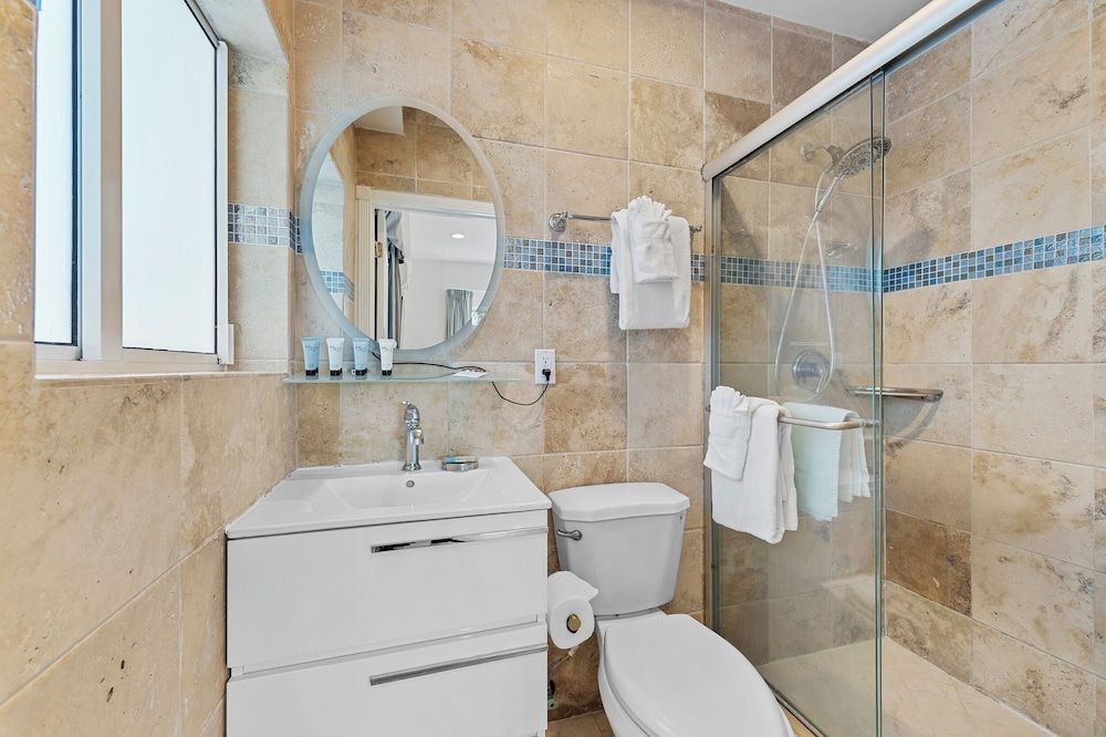 Isle of Venice Luxury Penthouse, 3 Bedrooms, Balcony, Bay View 9