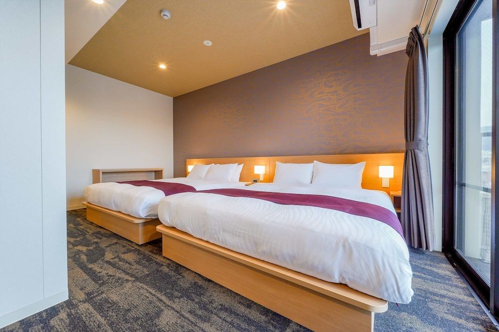 RESI STAY Gojozaka 2 Queen and chair bed - Modern Apartment(Please see all information about our room before you book) 4