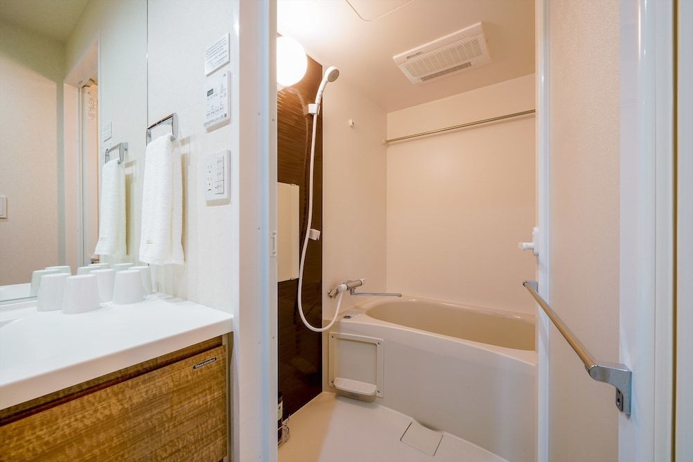 RESI STAY Gojozaka 2 Queen and chair bed - Modern Apartment(Please see all information about our room before you book) 23