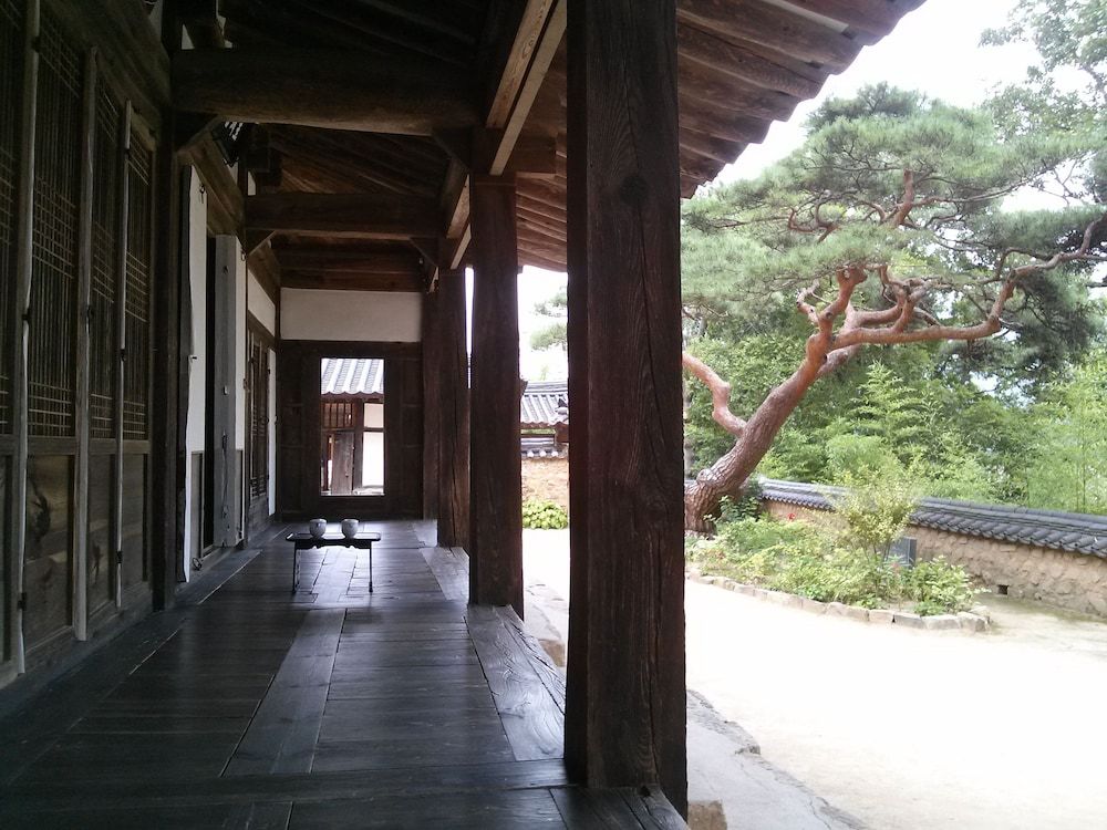 Okyeon pavilion Deluxe Room 7