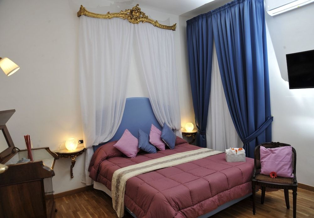 Di Palma Suite Standard Double Room 4