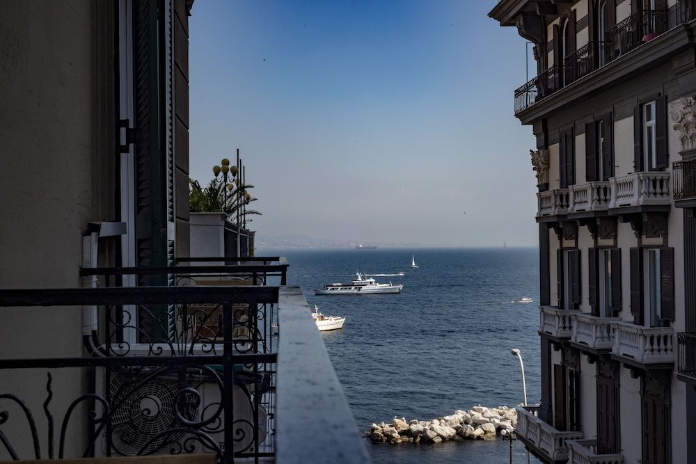 Di Palma Suite Deluxe Quadruple Room, 1 Queen Bed with Sofa bed, Non Smoking, Sea View 7