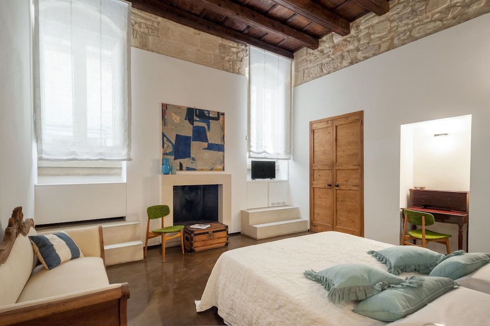 Comfort Double Room, Ensuite, Courtyard View (Personè)