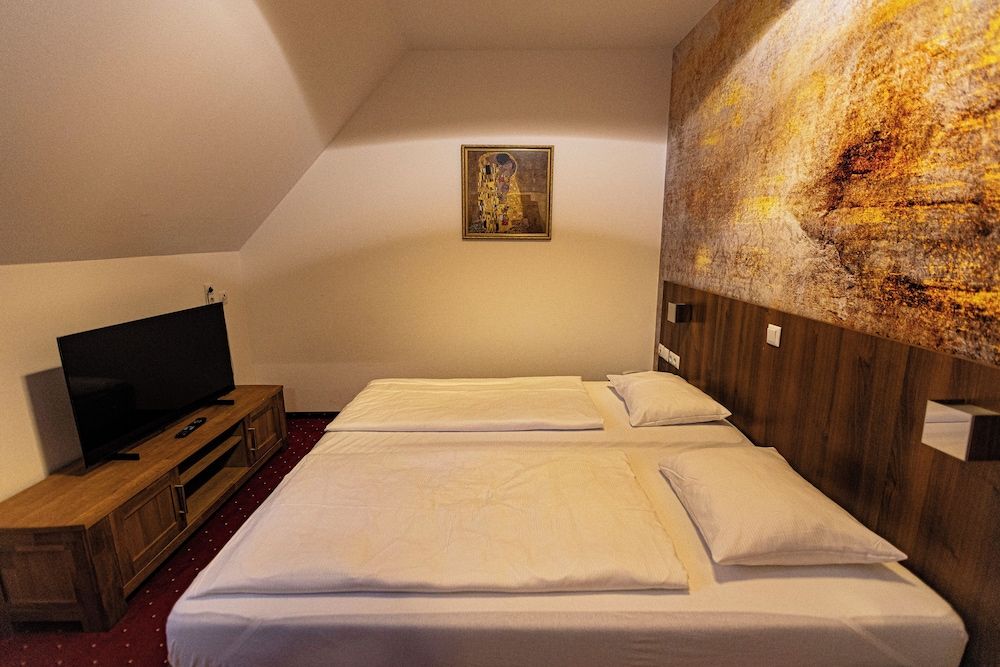 Hotel & Apartments Klimt Double Room 5
