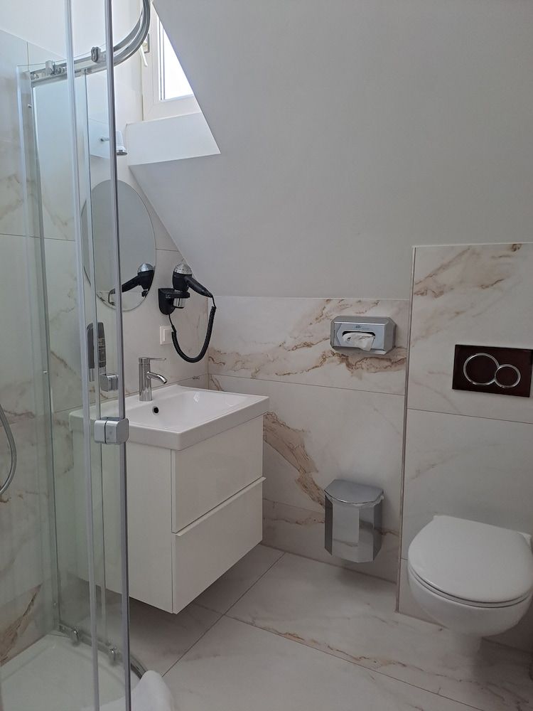 Hotel & Apartments Klimt Double Room 9