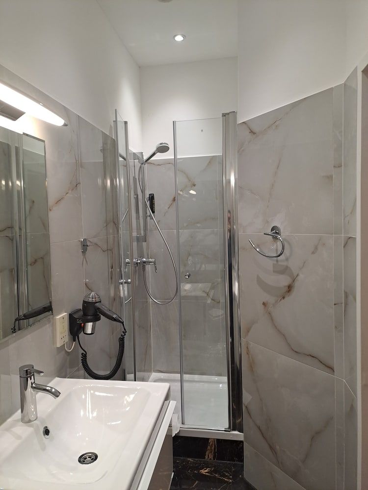 Hotel & Apartments Klimt Double Room 10