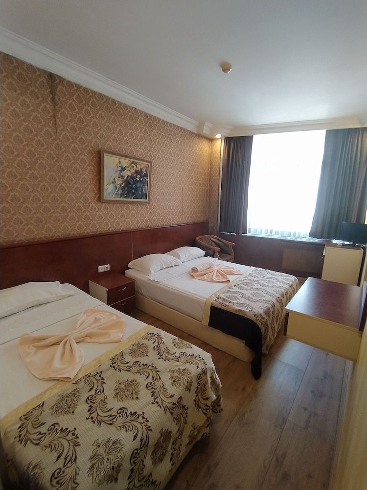 Turvan Hotel Standard Triple Room 6