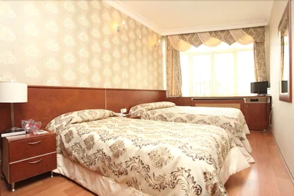 Turvan Hotel Standard Triple Room