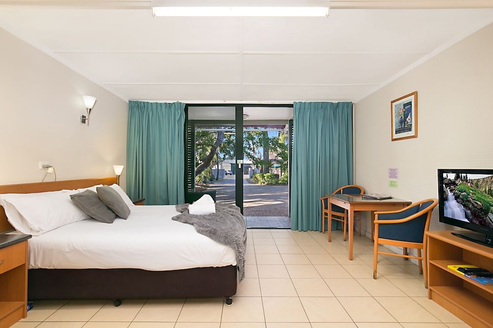 South Gladstone Motel Family Room