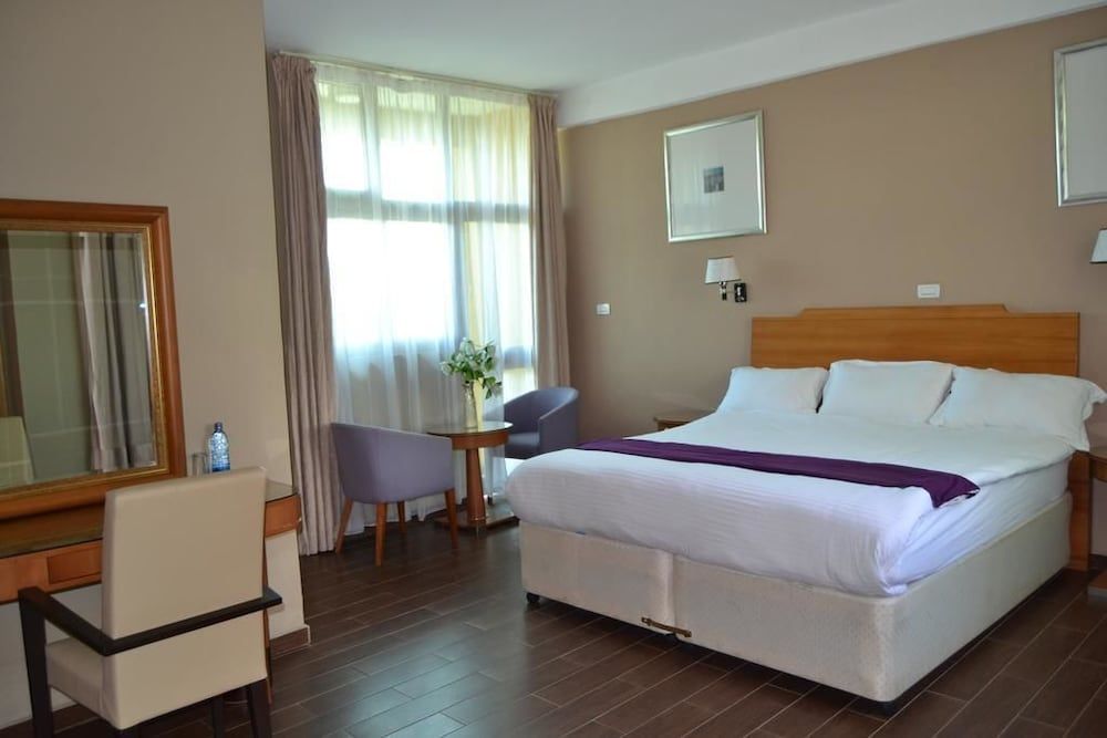 Fasil International Hotel Room, 1 King Bed 3