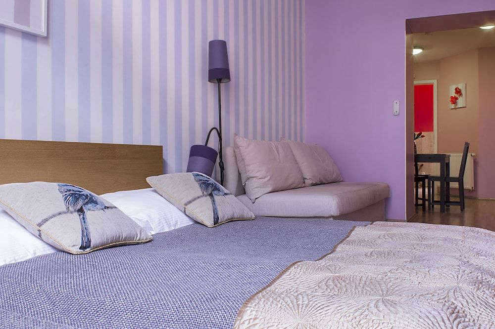 Royal Court Apartments Studio 2