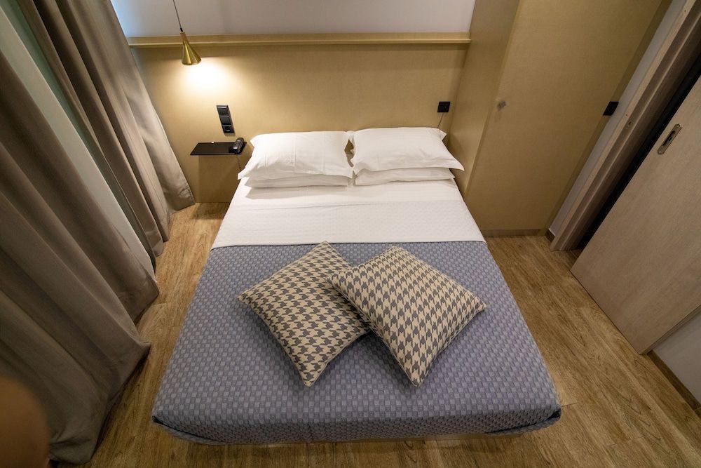 Aianteion Bay Luxury Hotel & Suites Double Room, Sea View 4