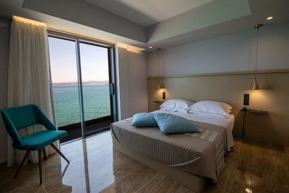 Aianteion Bay Luxury Hotel & Suites Triple Room, Balcony, Sea View 9