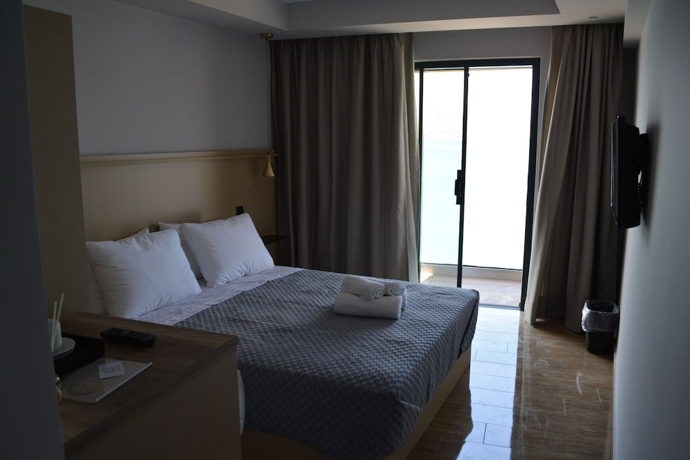 Aianteion Bay Luxury Hotel & Suites Double Room, Sea View 2