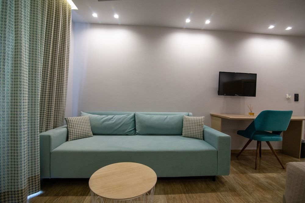 Aianteion Bay Luxury Hotel & Suites Junior Honeymoon Suite Sea View Hot Tub 15