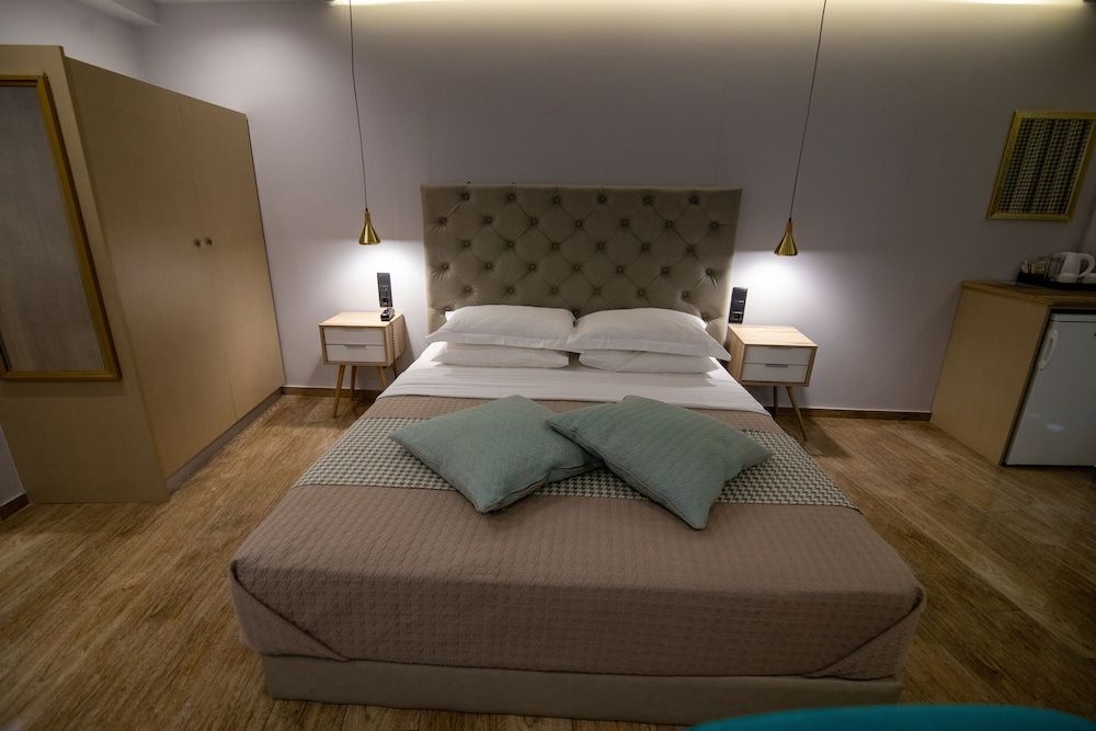 Aianteion Bay Luxury Hotel & Suites Junior Honeymoon Suite Sea View Hot Tub 3