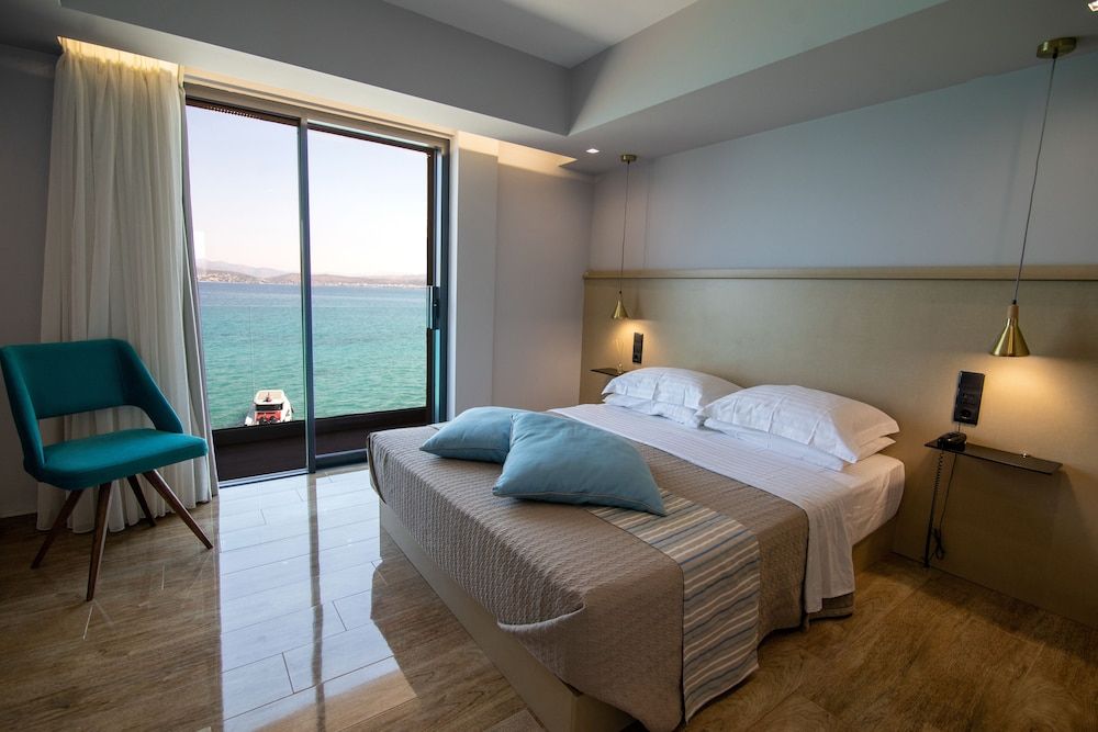Aianteion Bay Luxury Hotel & Suites Triple Room, Balcony, Sea View 8