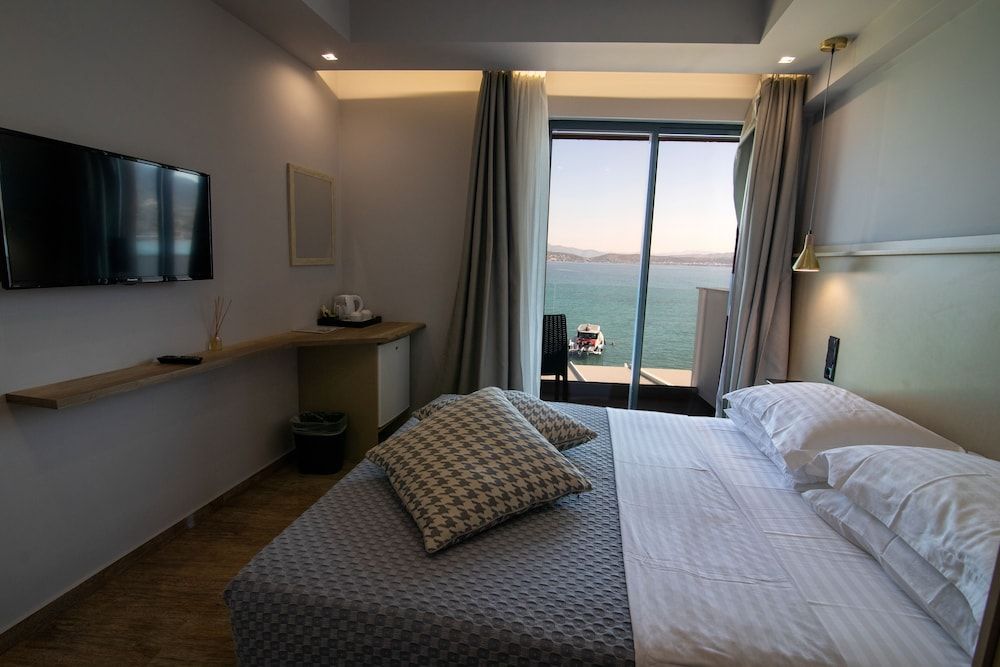 Aianteion Bay Luxury Hotel & Suites Double Room, Sea View 8