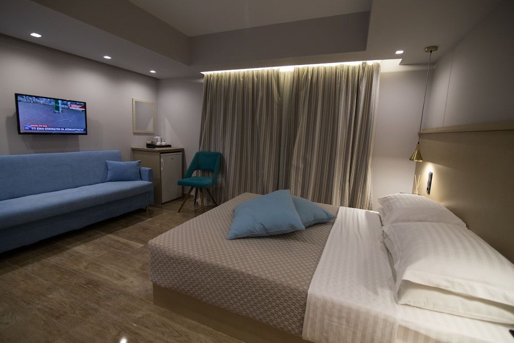 Aianteion Bay Luxury Hotel & Suites Triple Room, Balcony, Sea View 3