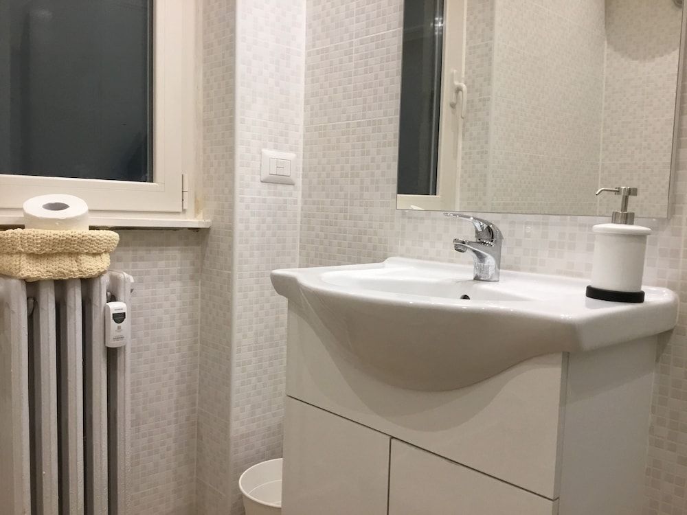 Le Fate Suites Triple Room, Ensuite, City View 4